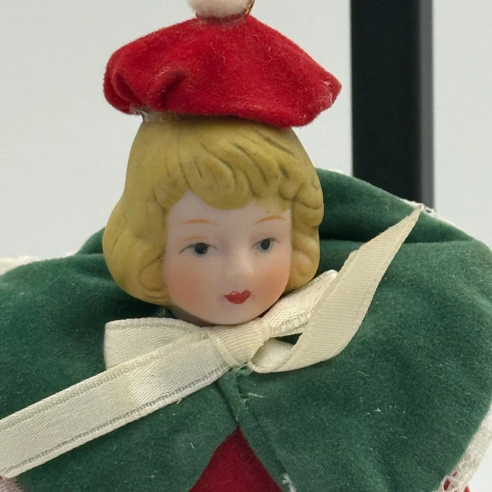 N/A dressed beret